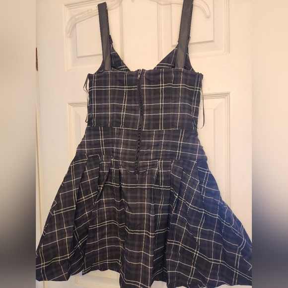 Killstar pleated dress - Picture 2 of 4